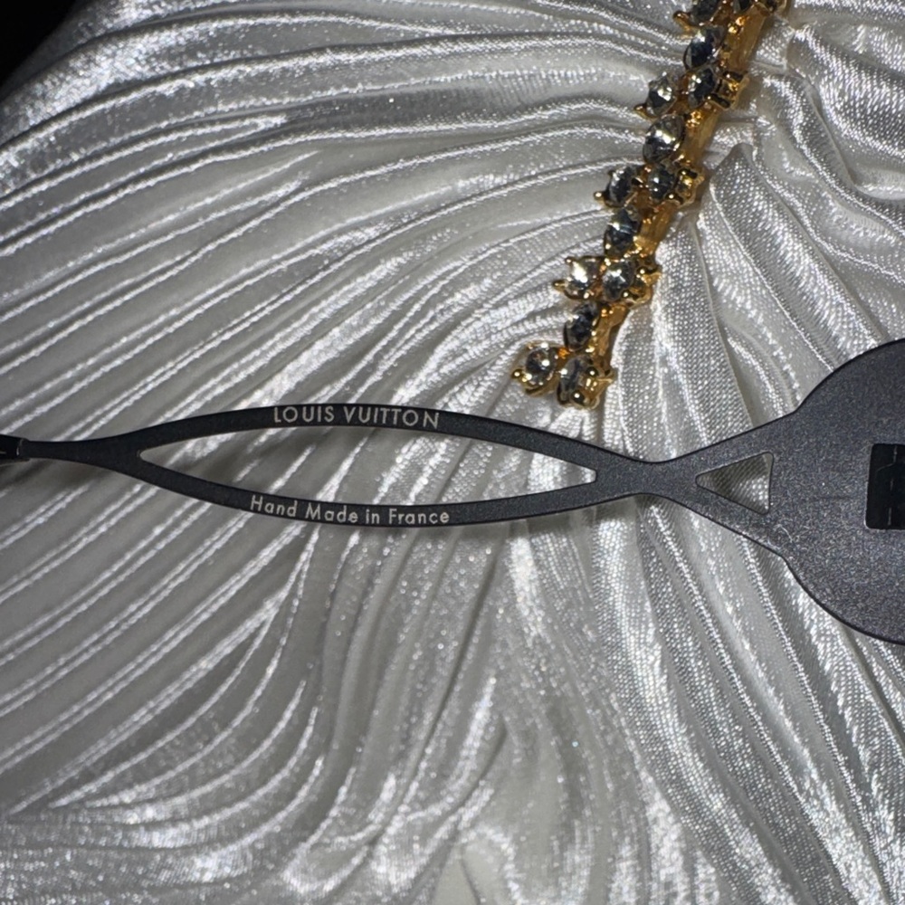 Exclusivity and Elegance every day! Black  Sunglasses - Picture 13 of 17
